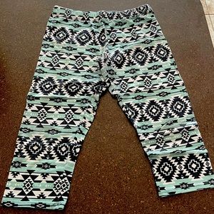 NoBo girls large capri pants